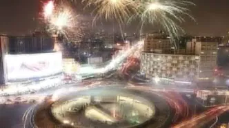 ببینید | نورافشانی بزرگ جشن ولادت امام رضا (ع) در میدان ولیعصر تهران