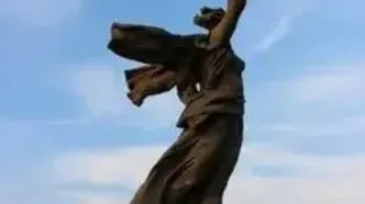 مرگ عجیب یک استاد دانشگاه درون مجسمه ۸۵ متری