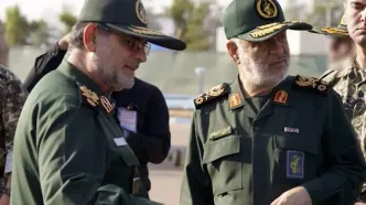 بازدید سرلشکر سلامی و سردار تنگسیری از یک پایگاه زیرزمینی