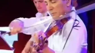 فیلم آواز باشکوه خلیج فارس توسط شادمهر عقیلی در دل دبی ! / این را می خوانم ودیگر به امارات نمی آیم !