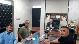دیدار  کارگران کارخانجات بتنی تراورس اندیمشک با نماینده مجلس
