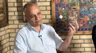 با چه منطقی با پیام صلح نظامیان مخالف اما با پیام جنگ آنها موافق هستید؟