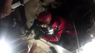 نفس‌گیر در اعماق زمین؛ آتش‌نشانان ملایر ناجی دو گرفتار در چاه شدند