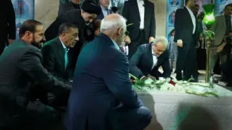 ادای احترام رئیس جمهور به مقام شامخ شهدای کرمانشاه