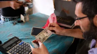 پرواز ارزش لیر سوریه در برابر دلار پس از اعلام لغو تحریم های دمشق توسط ترامپ