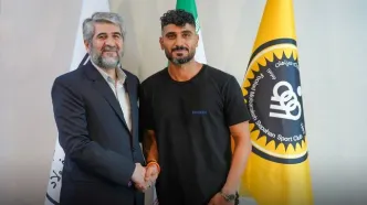 دومین استقلالی با سپاهان تمدید کرد