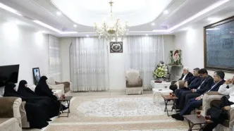 دیدار عارف با خانواده شهیدان رئیسی و رحمتی