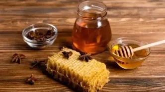 ۱۰ خاصیت عجیب عسل که پزشکان از شما پنهان می‌کنند!