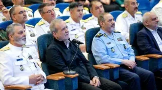 ارتباط برخط پزشکیان با فرماندهان ناوشکن دنا و زیردریایی فاتح