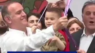 ببینید؛ شرکت هزاران غریبه در جشن بهبود سرطان علی کوچولو