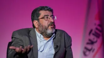 ببینید | ادعای خبرساز فواد ایزدی روی آنتن تلویزیون: آمریکا به دنبال «سرنگونی نرم» جمهوری اسلامی است!