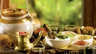 دهانشویه گیاهی موثرتر است یا شیمیایی؟/ نسخه طب سنتی برای بوی بد دهان