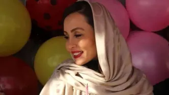 تیپ ساده و شیک حدیث فولادوند با لباس مشکی/ عکس