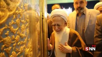 تصاویری خاص از اشک ریختن آیت الله جوادی آملی در حرم کاظمین