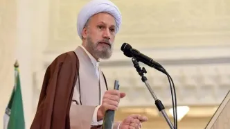 امام جمعه شیراز: حوزه باید پیشرو حرکت‌های مردمی باشد و این پیشروی را که از زمان میرزای شیرازی تا کنون شاهد بوده‌ایم، تداوم ببخشد