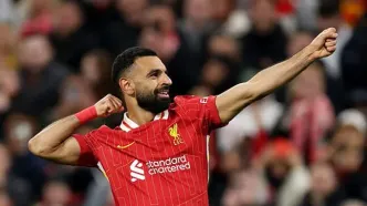 همسر محجبه محمد صلاح در اهدای جایزه کفش طلا