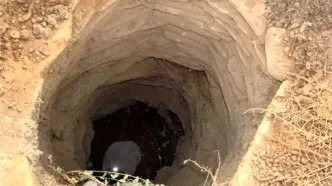 سقوط 8 عضو یک خانواده درون چاه 50 متری