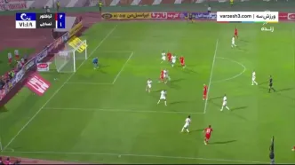 گل دوم تراکتور به نساجی توسط حسین‌زاده