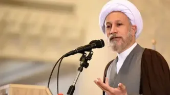 امام جمعه شیراز: حوزه باید پیشرو حرکت‌های مردمی باشد و این پیشروی را که از زمان میرزای شیرازی تا کنون شاهد بوده‌ایم، تداوم ببخشد