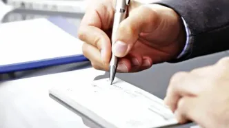 خبر مهم برای دارندگان چک؛ احتمال برگشت چک به گیرنده
