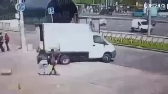 فیلم دزدیدن ون برای چند بطری دلستر / تصادف با تیر چراغ برق