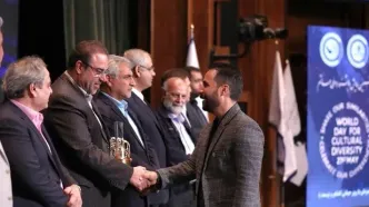 دریافت تندیس «فناوری و نوآوری پیشرو» توسط شرکت توسعه آهن و فولاد گل‌گهر
