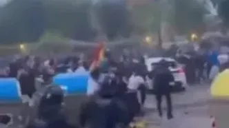 زیرگرفتن هواداران اسپانیول پیش‌از بازی با بارسلونا دست‌ کم ۱۶ نفر از آن‌ها را مصدوم و راهی بیمارستان کرد! + فیلم