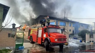 جزئیات آتش سوزی در کارخانه رنگ «تماشا»؛ کارگران از محوطه خارج شدند
