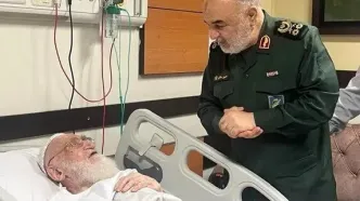 عیادت فرمانده کل سپاه از آیت الله نوری همدانی