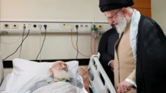 رهبر انقلاب اسلامی از حضرت آیت‌الله نوری همدانی عیادت کردند