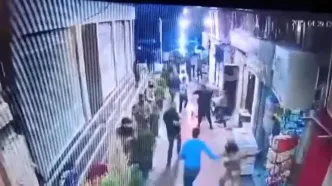 ببینید| حکومت جولانی روی واقعی خود را نشان داد؛ کتک زدن زنان بدون حجاب در روز روشن!