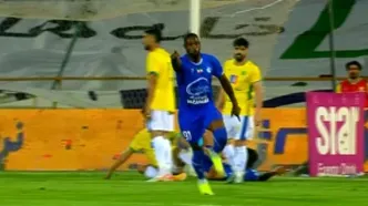 گل دوم استقلال همراه با یک شادی عجیب!