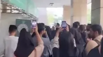 واکنش جالب دانشجویان به حضور خاله شادونه در دانشگاه!