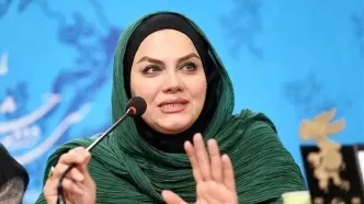 عکس هنری نرگس آبیار در قاب شیشه‌ایِ سووشون