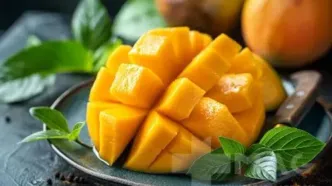 افرادی که نباید انبه بخورند: خطرات این میوه برای برخی افراد