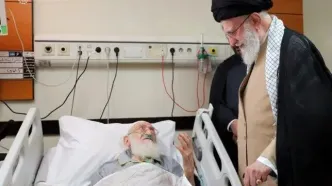 عیادت رهبر انقلاب از آیت‌الله نوری همدانی