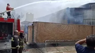 آتش‌سوزی گسترده در کارخانه رنگ‌سازی