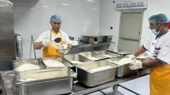 آغاز طبخ غذای حجاج ایرانی در آشپزخانه مدینه