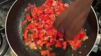 ببینید؛ دستور پخت یک غذای متفاوت مجارستانی با مرغ به روش آشپز مشهور ایتالیایی