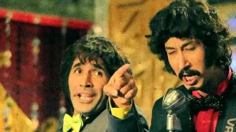 خوانندگی شاد بهرام افشاری در فیلم فسیل | «بی‌بی شکسته» با صدای متفاوت او! + فیلم