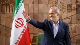 خوش‌وبش پزشکیان با کسبه بازار کرمانشاه