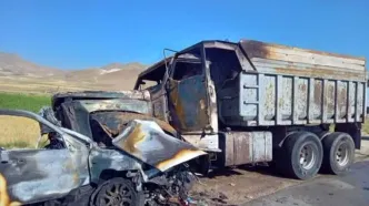 مرگ همزمان 3 مسافر در سمند مچاله شده / خواب آلودگی راننده کامیون مرگبار شد
