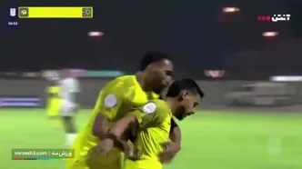 قایدی ابرقهرمانی در لباس زرد گل زیبای قایدی برای کامبک