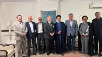 تصاویر دیدنی از سیدمحمد خاتمی در دیدار با فوتبالیست ها