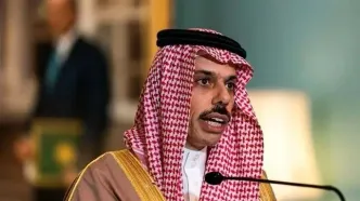 زبان بدن وزیر خارجه عربستان در دیدار با عراقچی