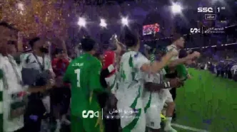 بالا بردن جام قهرمانی لیگ نخبگان آسیا توسط فیرمینو و بازیکنان الاهلی + فیلم