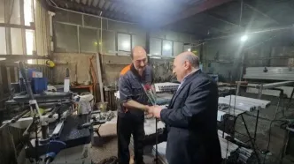 تجلیل از تلاشگران عرصه تولید؛ بازدید گروسی از چند واحد تولیدی و صنعتی منطقه آزاد ماکو