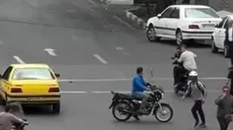 لحظه دستگیری یک دزد توسط مردم در تهران