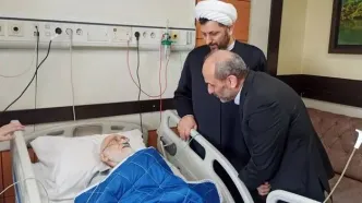 عیادت رئیس رسانه ملی از آیت‌الله نوری همدانی