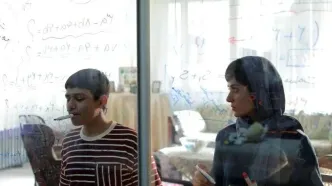 لحظه‌ای جنجالی از پریناز ایزدیار در جشنواره کن